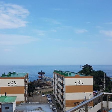 Lighthouse Beach Motel Sokcho Exteriör bild