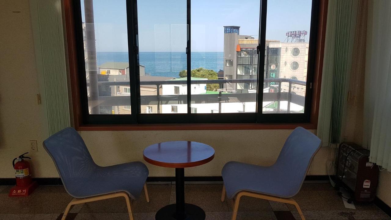 Lighthouse Beach Motel Sokcho Exteriör bild